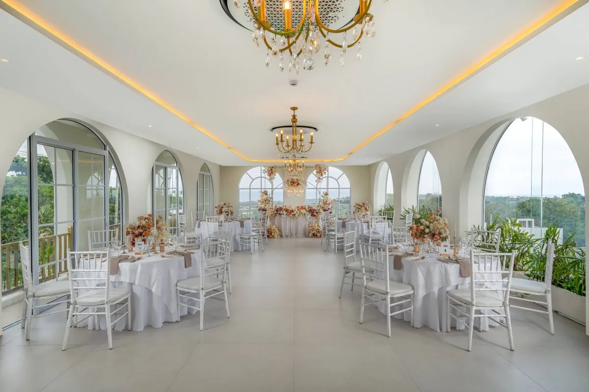 The Crest Hall by Luna